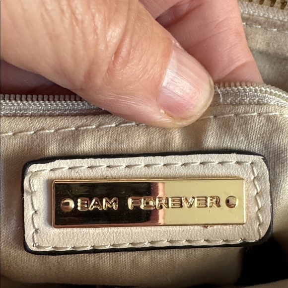 Embroidered Multicolor Floral Clutch Cross Body Bag - Picture 4 of 7